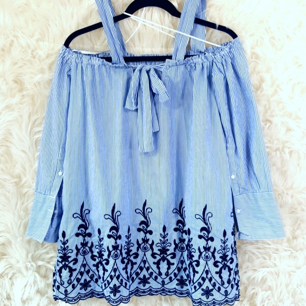 Zara pinstripe embroidered Edge blouse